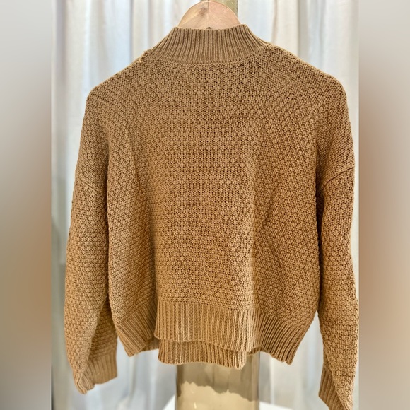 DYNAMITE sweater small - Picture 3 of 4